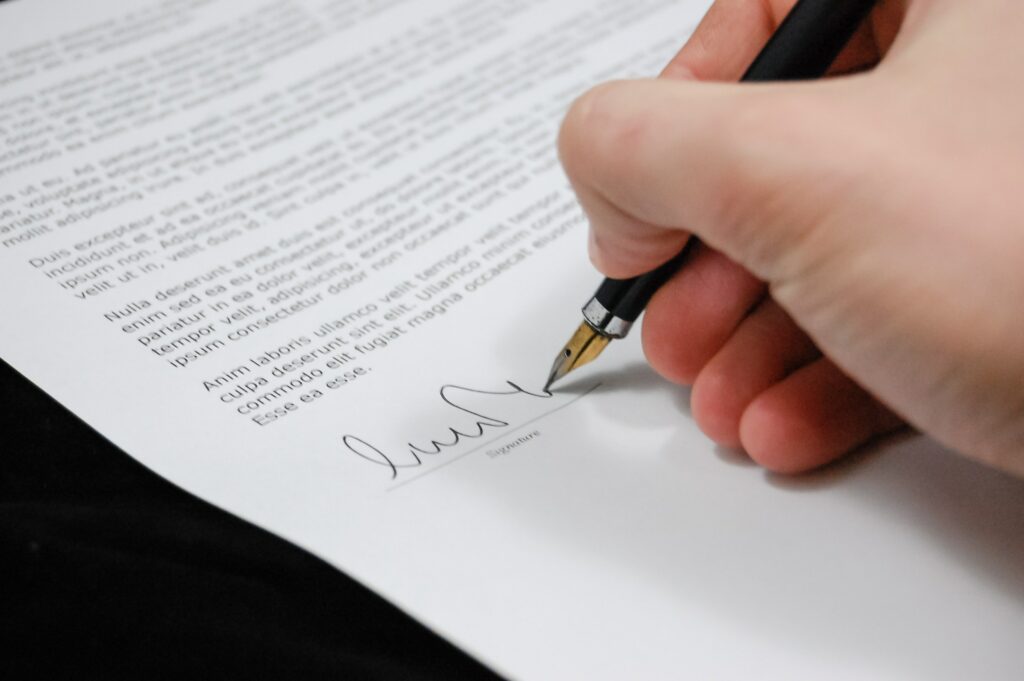 signing lease agreement